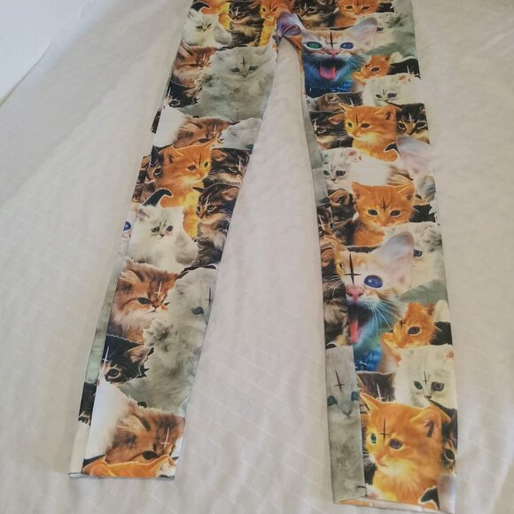 Cats design legging SMALL slightly stretchy - Picture 4 of 8
